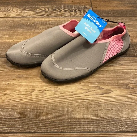 Sun & Sky Shoes | Nwt Pink And Grey Water Shoes- Sun & Sky | Color: Gray/Pink | Size: Girls 2-3 | Millyyy_12's Closet